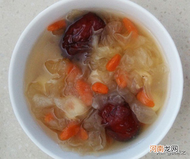 银耳莲子汤的18种做法 莲子汤的做法大全