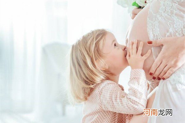 孕妇梦到抓鱼是男是女 最详细的孕期胎梦解答