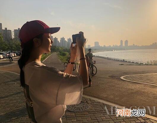 过度美白也容易长斑？不做雀斑女孩儿避免这些坏习惯