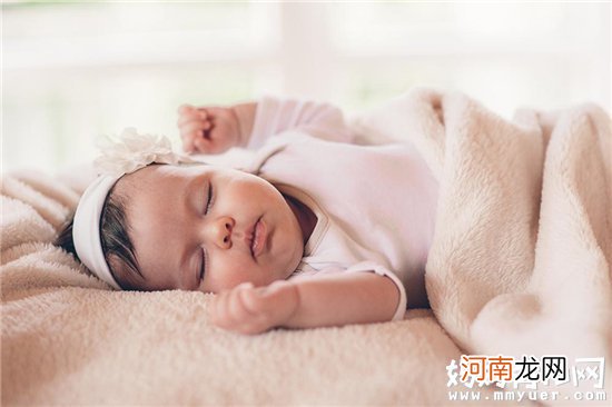 如何才能让宝宝安全的睡觉呢 宝宝睡觉切忌这六种方式