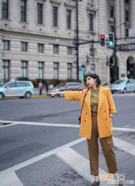 夏天宽松的搭配虽然舒适但是容易显胖