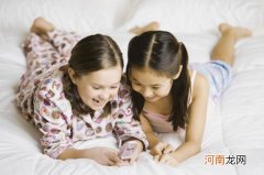 孩子玩手机上瘾如何教育 家长用这几种方法戒掉