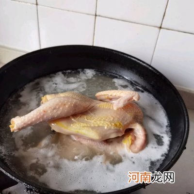 超简单的滋补月子餐 清炖鸡汤的做法