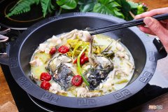 酸菜鱼头汤的美味做法 酸菜炖鱼头的做法大全