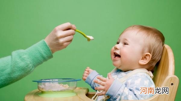 4个月宝宝添加辅食的注意事项 4个月宝宝能添加辅食吗