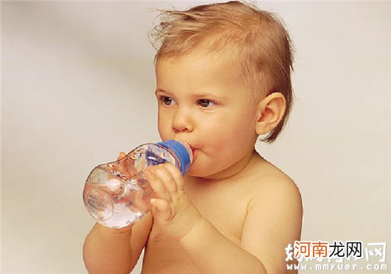 宝宝不爱该喝水怎么办 如何给宝宝正确的“补水”