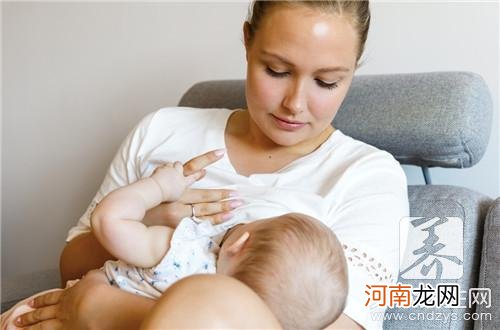 母乳大便图片