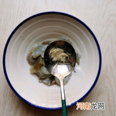 虾仁炒鸡蛋这么做好吃又简单 鸡蛋虾仁的做法