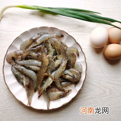 虾仁炒鸡蛋这么做好吃又简单 鸡蛋虾仁的做法