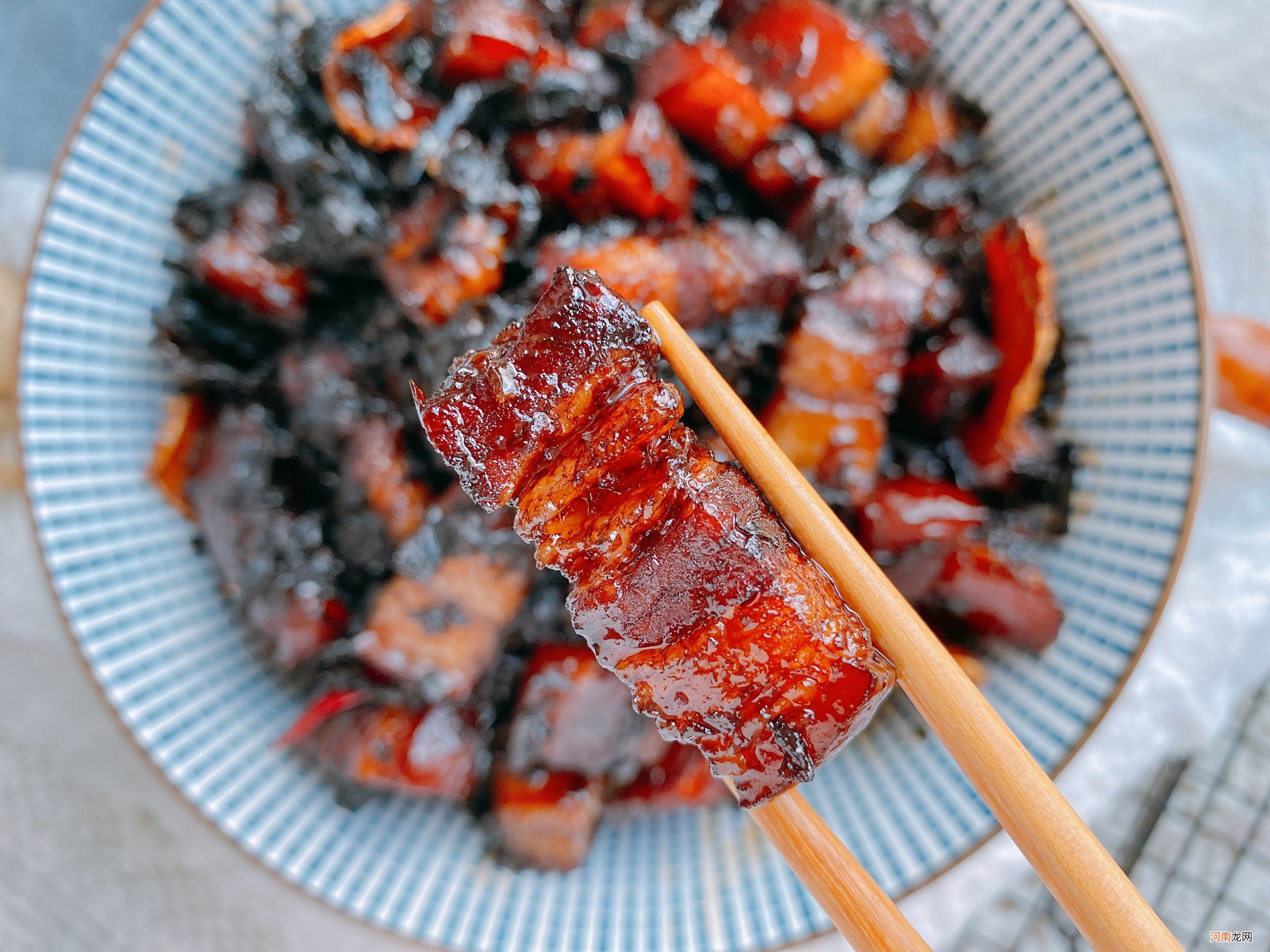 江浙名菜梅干菜烧肉 梅干菜烧肉的做法