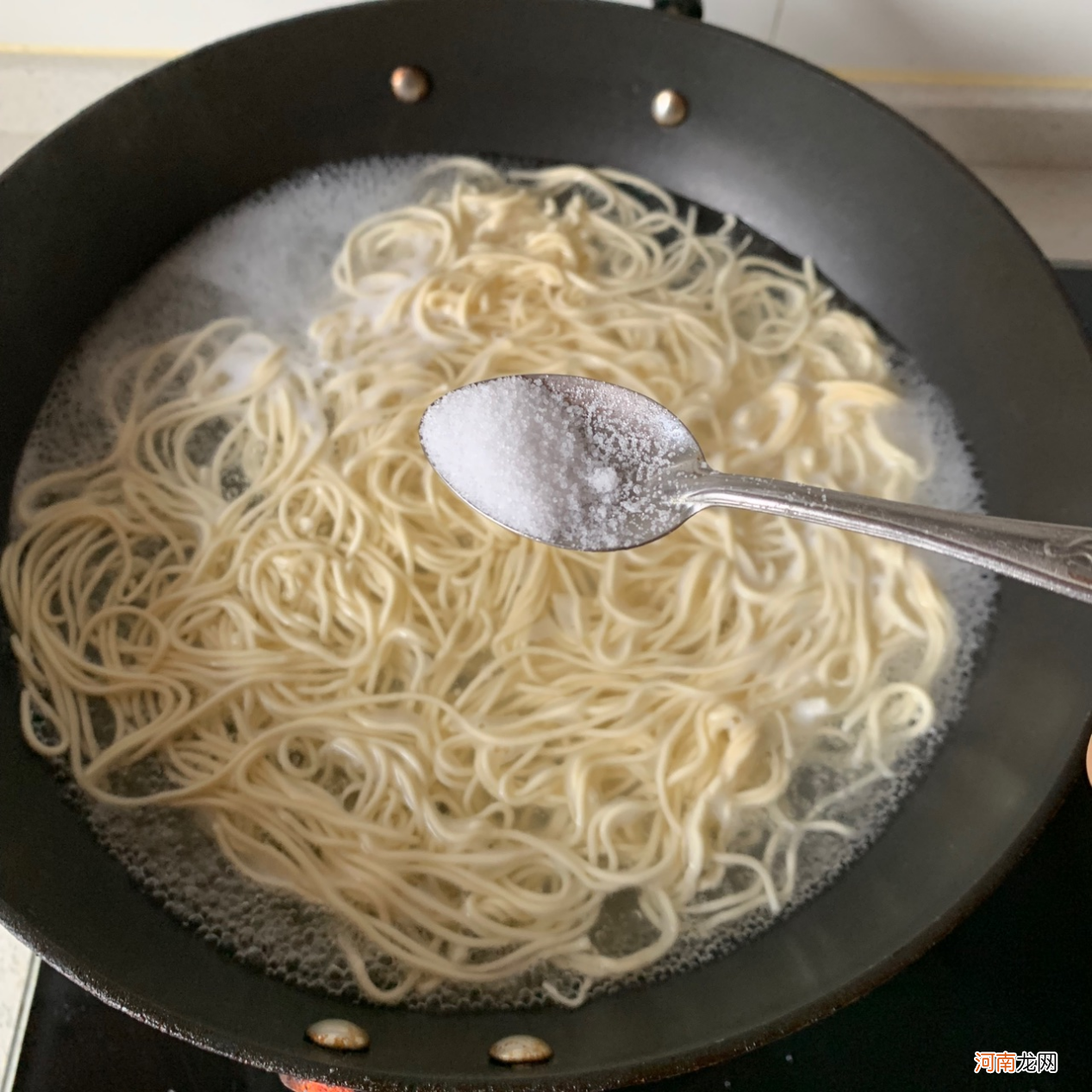 简单美味的青椒肉丝面 肉丝面条的家常做法