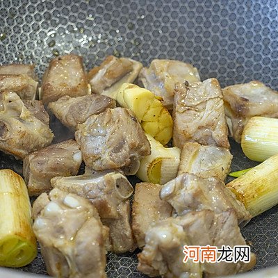 山药排骨汤这样做脆嫩满足又美味 山药炖排骨怎么做