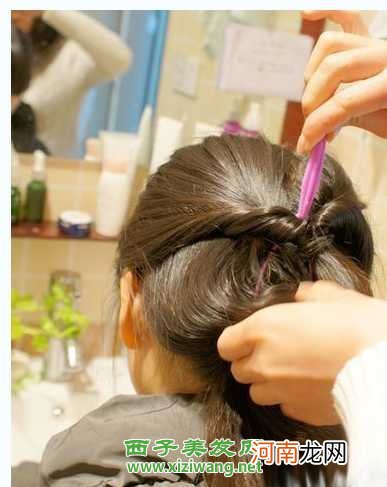 韩式复古发型扎法步骤