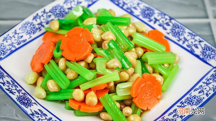 芹菜6种馋嘴做法 小香芹的做法大全