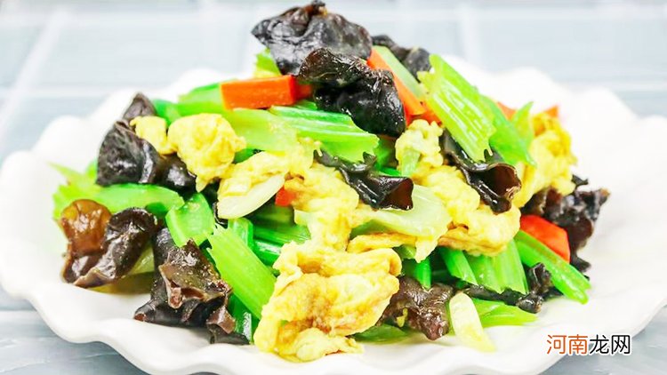 芹菜6种馋嘴做法 小香芹的做法大全