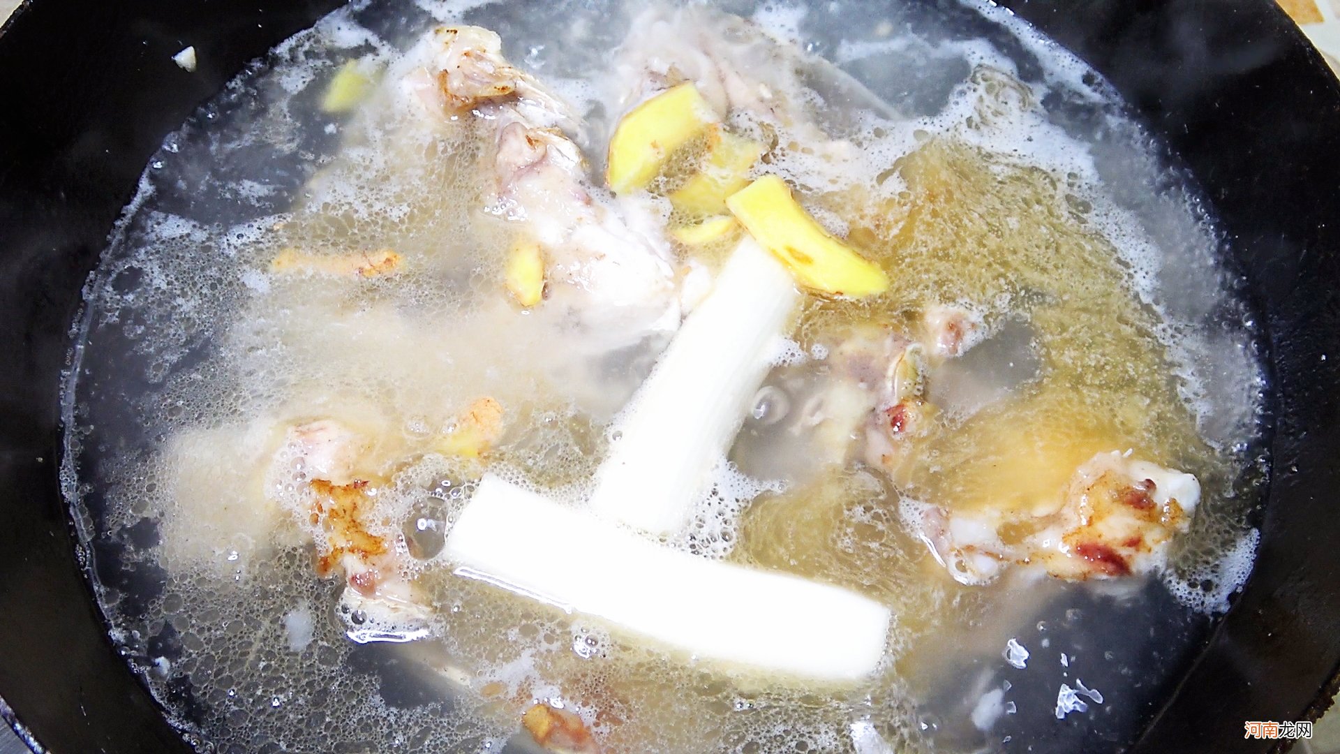 这才是鱼头汤的正确做法 家常鱼汤的做法