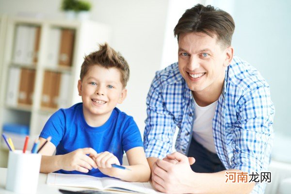 家长如何辅导孩子学书法 一手好字是孩子的形象代言