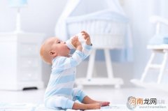 怎样训练母乳宝宝吃奶瓶 这些妙招再不收藏就晚了