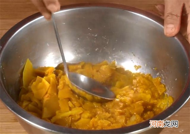 这才是南瓜饼最好吃的做法 怎样做南瓜饼的做法家常做法