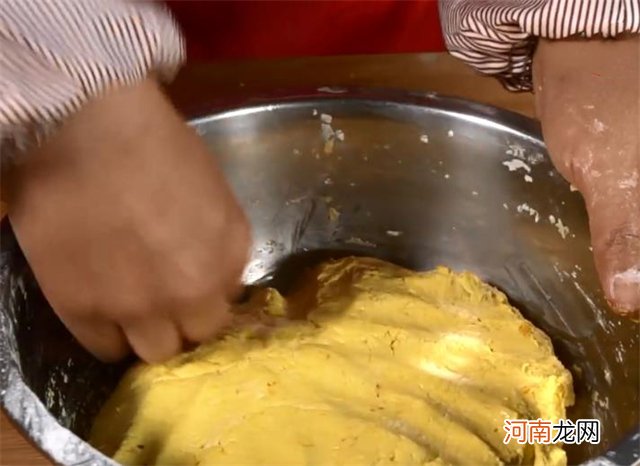 这才是南瓜饼最好吃的做法 怎样做南瓜饼的做法家常做法