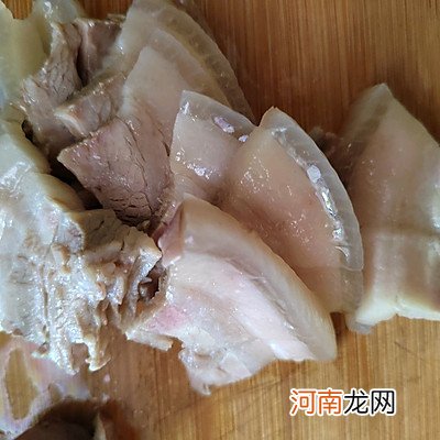 正宗东北酸菜汆白肉的做法