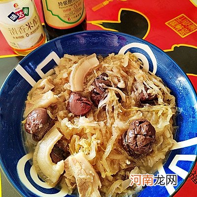 正宗东北酸菜汆白肉的做法