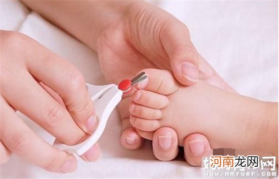 你给宝宝剪指甲剪对了吗 详解给宝宝剪指甲的过程