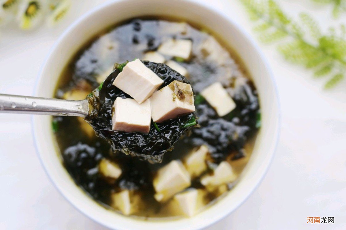 秋天干燥多喝紫菜豆腐汤 紫菜汤最简单的做法