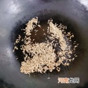 孜然羊肉怎么炒，这样做羊肉无敌了