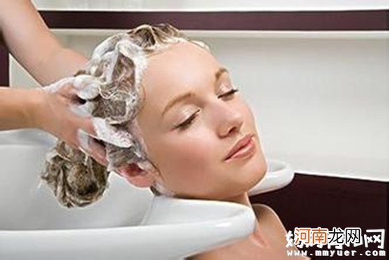 产后护理小常识：告诉你坐月子可以洗头吗？