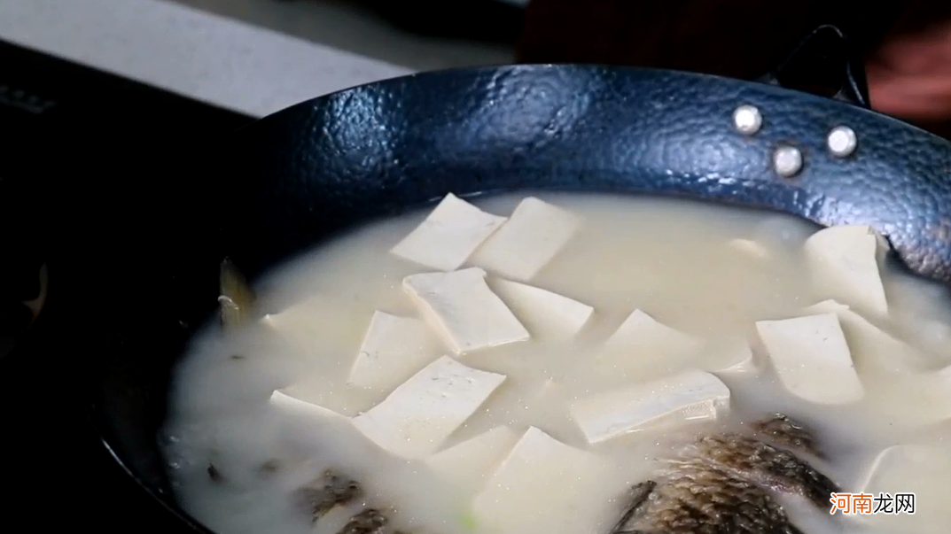 鲫鱼豆腐汤的做法又白又浓 鲫鱼豆腐汤的简单做法
