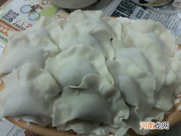 芹菜鸡肉水饺做法 鸡肉芹菜饺子馅的做法