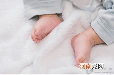 宝宝头型睡偏了怎么办?如何让宝宝拥有好头型?