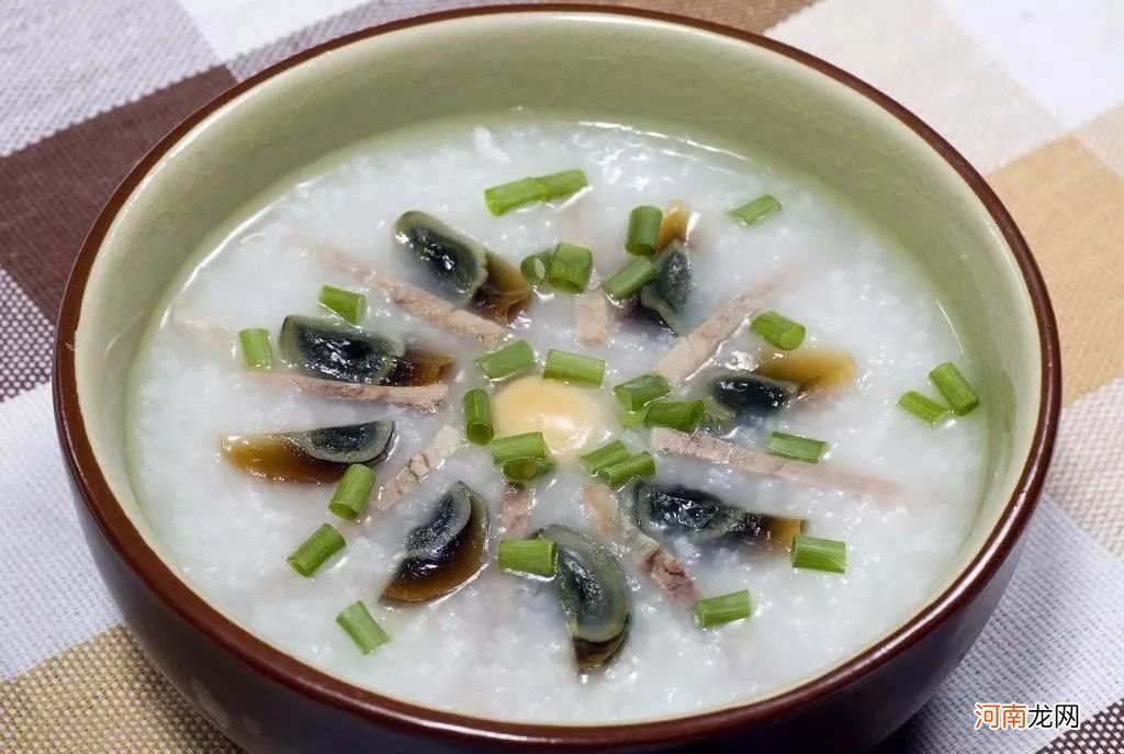 广东皮蛋瘦肉粥的做法 皮蛋瘦肉粥怎么烧好吃