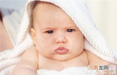 宝宝为何会出现吐奶的情况 家长该如何防止宝宝吐奶