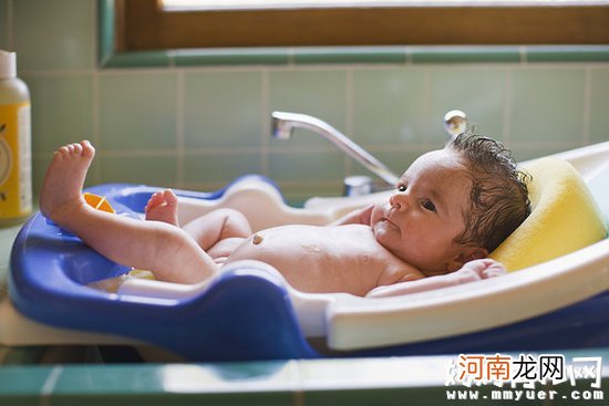 家长该如何呵护宝宝娇嫩的屁屁 这些方法不可错过