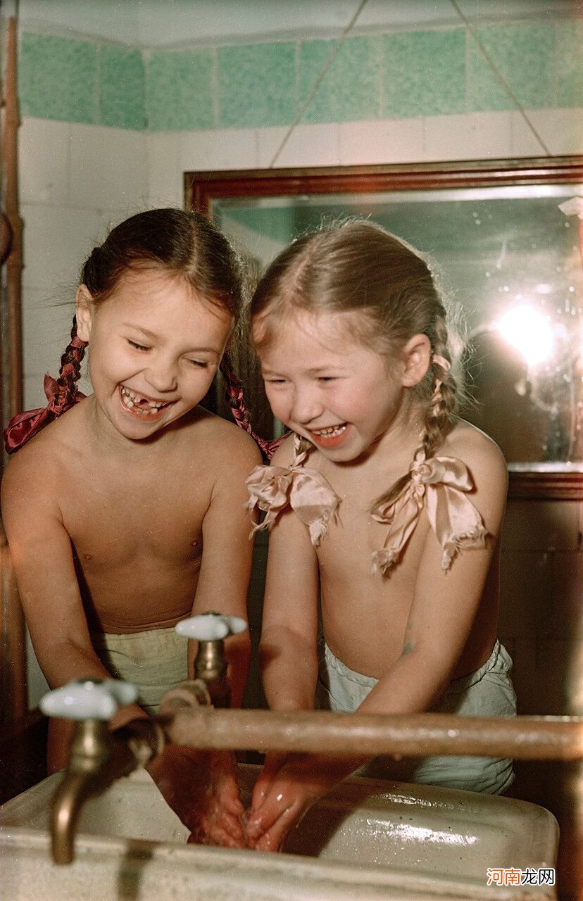 老照片 50年代乌克兰的小朋友 幸福的成长