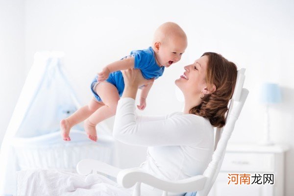 发烧能给宝宝喂母乳吗 盲目喂奶就是间接伤害宝宝