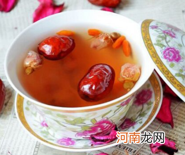 红枣枸杞玫瑰花茶的功效与作用 红枣枸杞玫瑰花茶能天天喝吗