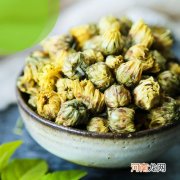 菊花茶变绿怎么回事，菊花茶变绿还能喝吗