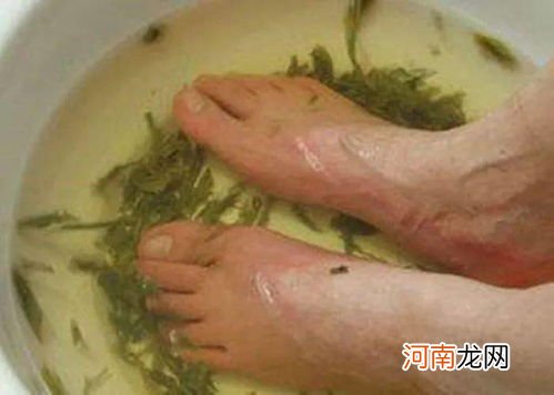绿茶叶泡脚的功效与作用 绿茶叶泡脚最佳养生方式