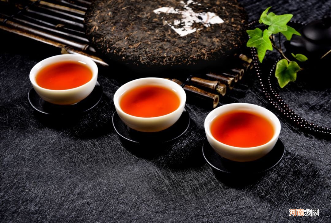 喝黑茶好还是普洱茶好 普洱茶和黑茶哪个功效好一些