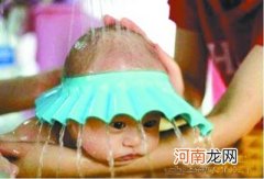 给新生儿洗头的5步法则