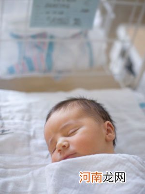 新生宝宝能睡软床吗