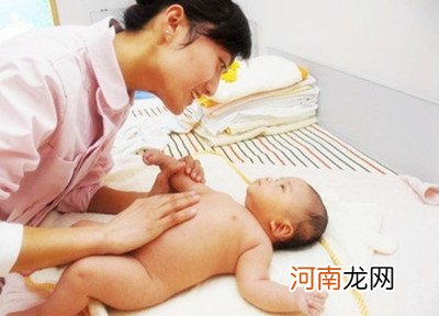 婴儿抚触与保健操视频