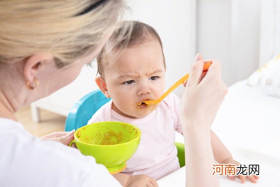 断奶期涨奶的正确睡姿 记住这个关键点很重要