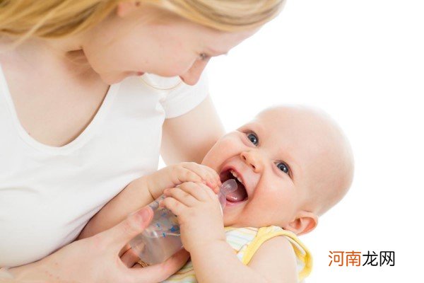 新生儿喉咙有痰有妙招 这些方法帮你轻松解决