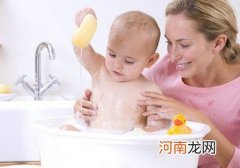 爱洗澡的新生儿会更聪明