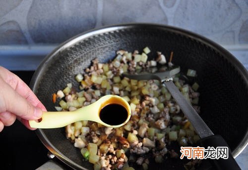 土豆香菇肉末盖饭做法 土豆饭怎么做好吃