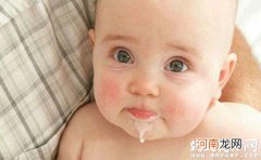 婴儿吐奶是什么原因造成的 应对婴儿吐奶有4招